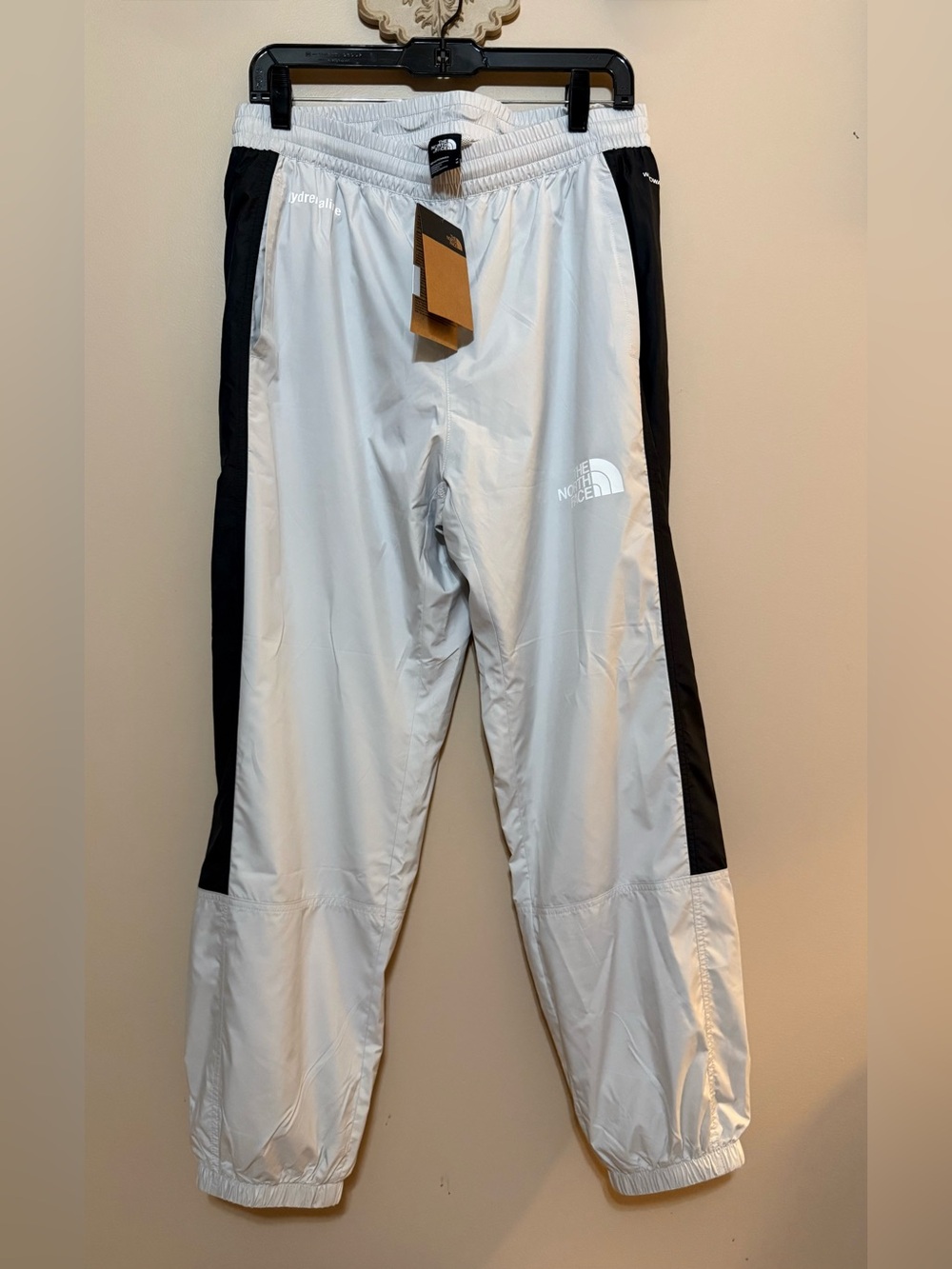 NWT The North Face Men’s Grey Hydrenaline Pants with Black Side Panels Sz M